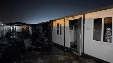 Hatay’da Öğrenciler İçin Ayrılan Konteynerler Küle Döndü!